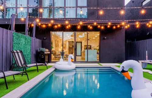 Buena Vista Villa | Casa Bella in Design District/Wynwood