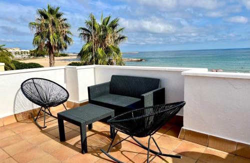 Cambrils House | Casa cómoda delante de la playa con vista al mar