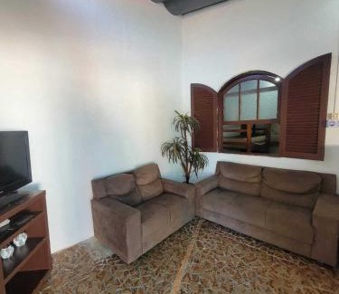 Raul Cury House | Casa c pisc, churrasq, pet friendly a 200m do mar
