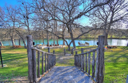 Ingram House | Casa Cabin B, 1BR/1BA, Sleeps 4, Porch, Gas Grill, Firepit