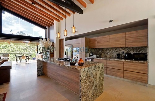 La Aguacatala House | Casa Campestre de Lujo