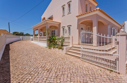 Mosqueira Villa | Casa Caravela: Private 4 BD Villa, Rural location but only 3 kmts to beach& City