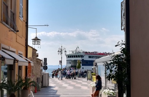 Lazise Old Town Apartment | Casa Carlottina - Attic in the heart of Lazise