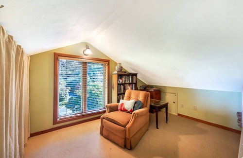 Sebastopol House | Casa Carolina, a Wine Country Home