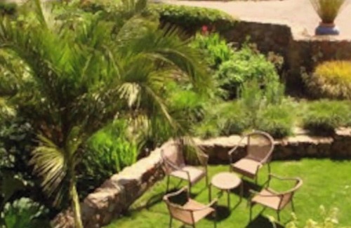 Sebastopol House | Casa Carolina, a Wine Country Home