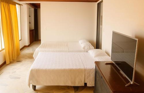 Campestre Apartment | Casa Castillo Cali