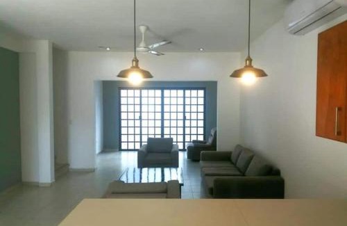 Cuzamil House | Casa Cecilia