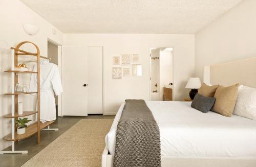 Yucca Valley House | Casa Cholla- Game Room, Hot Tub, Plunge Pool, Sauna, Hammocks