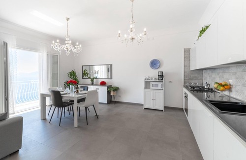 Praiano House | Casa Clara - Modern House With Breathtaking Views of Capri and Positano