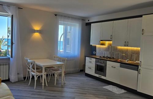 Varazze Apartment | Casa Clelia, esclusivo frontemare a Varazze