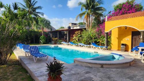 Colonia 10 De Abril Villa | Casa Colonial Cozumel, Villa Mango