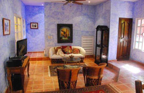 Colonia 10 De Abril Villa | Casa Colonial Estate, Cozumel