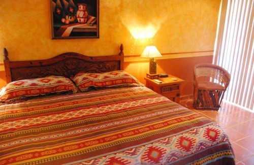 Colonia 10 De Abril Villa | Casa Colonial Estate, Cozumel