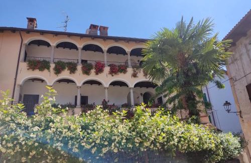 Cannobio Apartment | Casa Colonne Fiorite