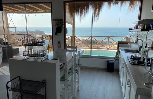 Punta Veleros House | Casa con piscina y una bella vista en Punta Veleros, Piura