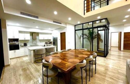 La Paz House | Casa Cortez - Four-Bedroom Luxury Villan