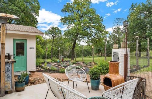 Fredericksburg House | Casa Crabapple Sleeps 13 Private and Hot Tub