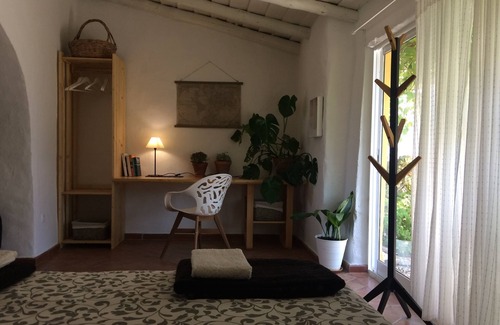 Sao Bartolomeu Cottage | Casa da Amendoeira - King studio with sofa bed