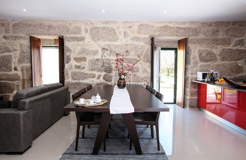Basto House | Casa da Cavalariça Country house with private pool