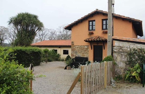 Ribadesella Cottage | Casa de Aldea El Correntíu for 4 people