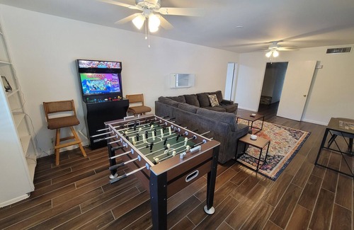 El Paso House | Casa de La Cruz - 3BR 3BA -w/Plasma Air Technology 2,200sf Sleeps 10