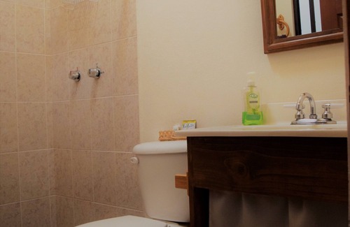 Centro House | CASA DE LA CRUZ IN THE HEART OF TEQUISQUIAPAN