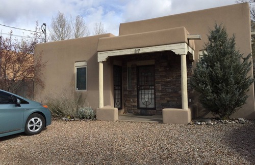 Santa Fe House | Casa De La Luz - 2 BR/2 BA Charming Santa Fe Home-1.6 Mile to Plaza-Pet Friendly