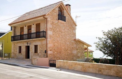 A Ameixenda Cottage | Casa de pedra o Carballal for 10 people