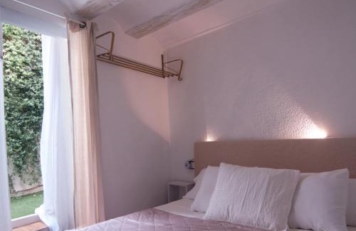 Biar House | Casa de piedra recién reformada LUNA ROSA