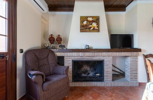 Montecorto House | Casa de Teones con piscina privada