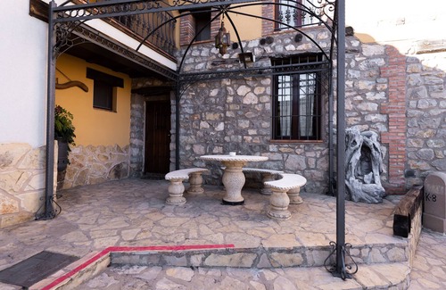 Cella Cottage | Casa del Agüelo: Jiloca Apartment (4 people. Enabled for the disabled