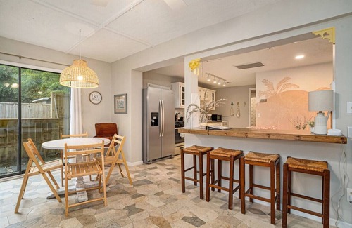 North Charleston House | Casa Del Sol - Adorable Guest house in Park Circle