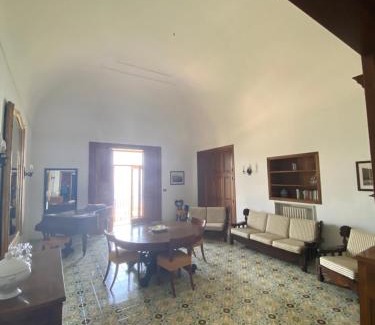 Scala House | Casa di don Francesco
