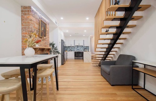 Cooks Hill House | Casa Dianna Timeless Terrace near CBD and Waterfront