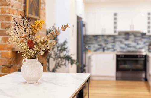 Cooks Hill House | Casa Dianna Timeless Terrace near CBD and Waterfront