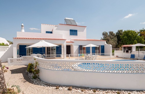 Carvoeiro House | Casa do Farol – Cozy Retreat with Special Rates in Low Season Algarve