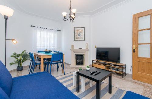 Canada Apartment | Casa do Lagar 2BDR - 4 mins walk train station - quiet - balcony - wi-fi