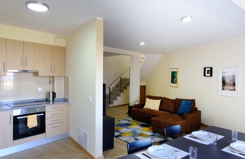 Seia House | Casa do Lagar - Casa inteira com 2 quartos, sala, cozinha e pátio privado
