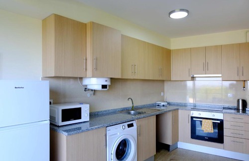 Seia House | Casa do Lagar - Casa inteira com 2 quartos, sala, cozinha e pátio privado