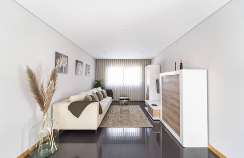 Barcelos House | Casa Eido Doce by House and People