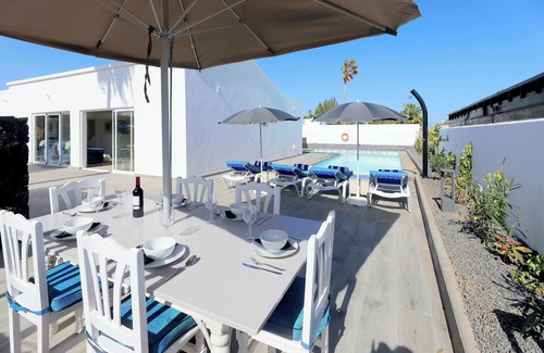 Los Mojones Villa | Casa El Cielo 3 bedrooms, 3 baths free A/C, Electric heated pool