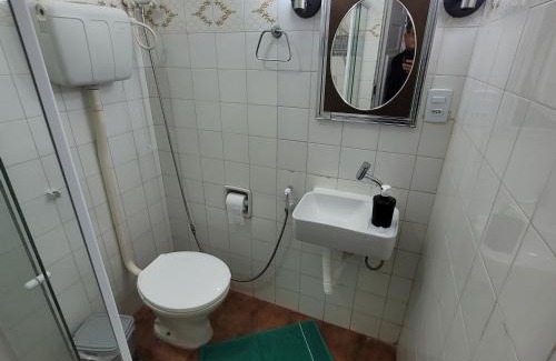 Rio Vermelho House | casa em rua tranquila a 200 metros do agito do Rio Vermelho e praia