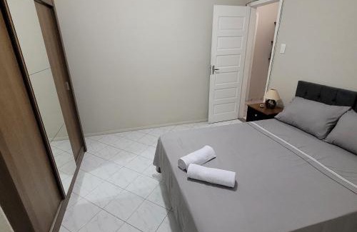 Rio Vermelho House | casa em rua tranquila a 200 metros do agito do Rio Vermelho e praia