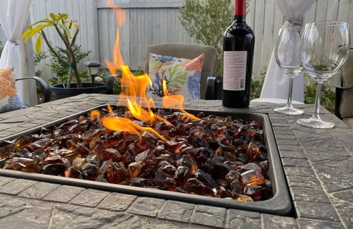 Arlington South House | Casa Emilya| Jacuzzi * Fire Pit Near UCR * 5 Stars