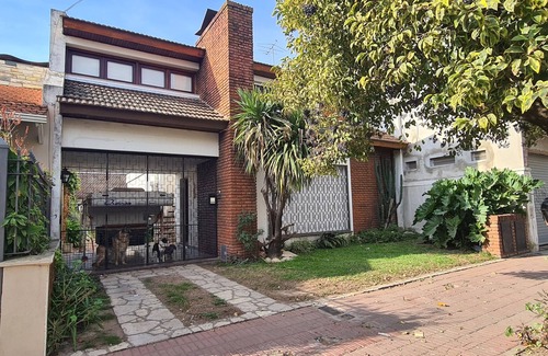 Canuelas House | Casa en Cañuelas Centro! Para 5 Personas Mascotas Bienvenidas!