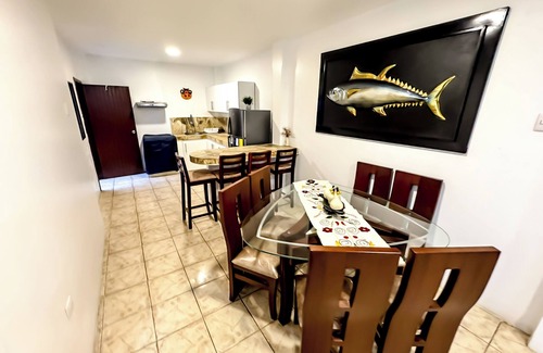 Manta House | Casa entera en Manta, en urbanización privada cerca a todo