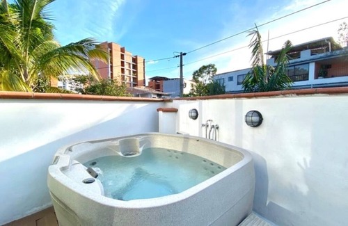 Laureles - Estadio Apartment | Casa Esquina 301 Elegant apt with jacuzzi