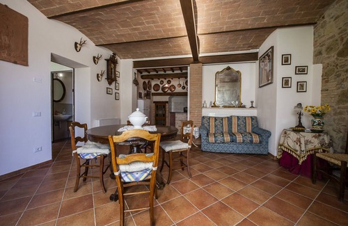 San Gimignano Apartment | Casa Filippo, with panoramic views over the hills of San Gimignano