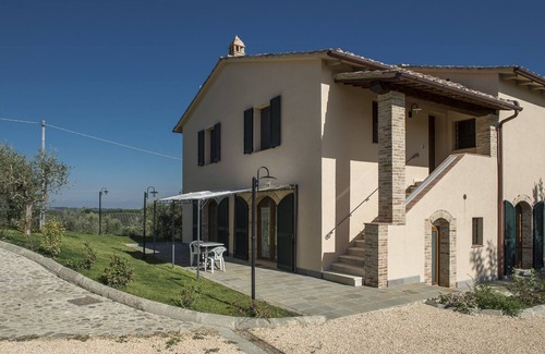 San Gimignano Apartment | Casa Filippo, with panoramic views over the hills of San Gimignano