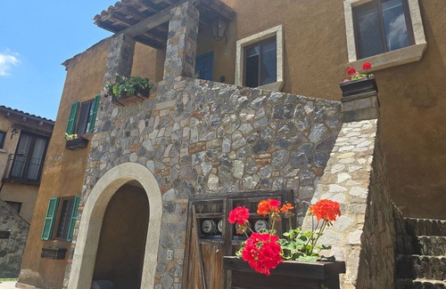 Santeagueda Apartment | Casa Flores – Ideal Stay in Val'Quirico